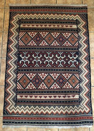 Kilim handmade, both sides similar with short strings on width