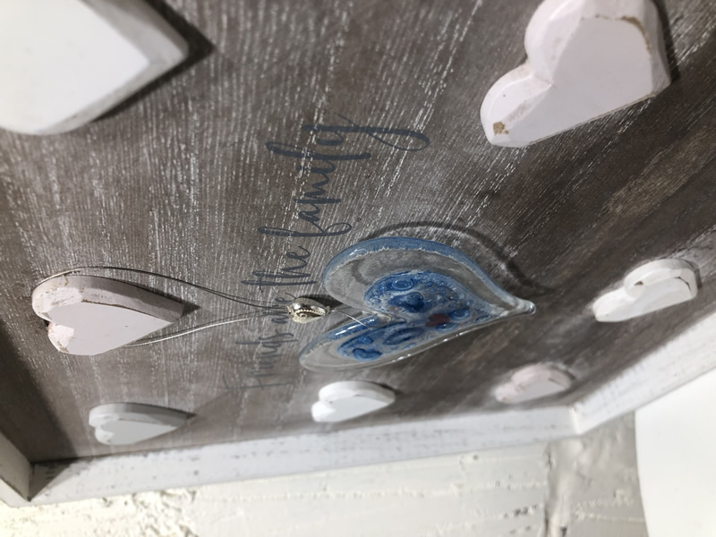 Mix wooden and glass heart "Friends are the family" - Image 4